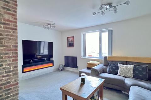 3 bedroom end of terrace house for sale, Festival Road, Stonehouse