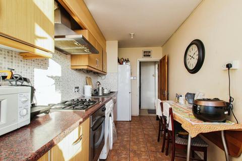 2 bedroom flat for sale, Farthing Fields, Wapping, London, E1W 3RU