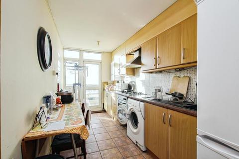 2 bedroom flat for sale, Farthing Fields, Wapping, London, E1W 3RU