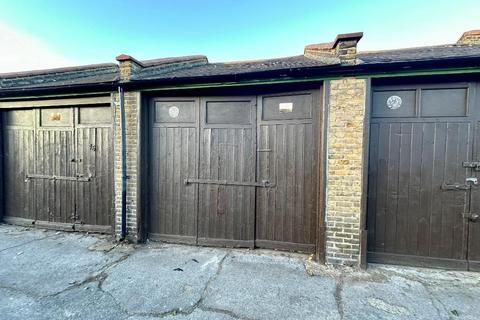 Garage to rent, Ilfracombe Road, Southend on Sea, Essex, SS2 4PB