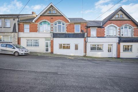 4 bedroom terraced house for sale, Newport Road, Caerphilly CF83