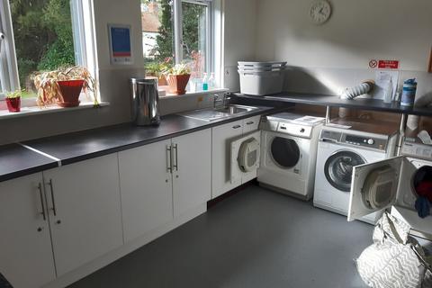 1 bedroom flat to rent, Ashdown Gate, London Road, East Grinstead, RH19 1FG