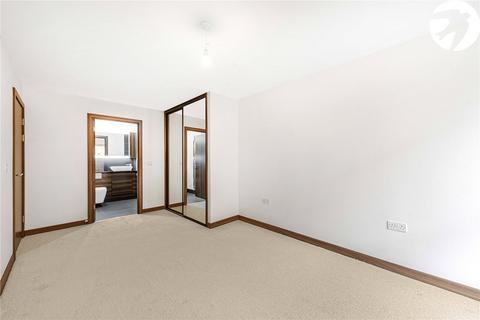 3 bedroom flat for sale, William Mundy Way, Dartford, Kent, DA1