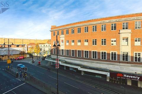 1 bedroom apartment for sale, Thames Street, Surrey TW18