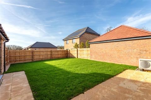 4 bedroom detached house for sale, Russell Road, Toddington, Bedfordshire, LU5