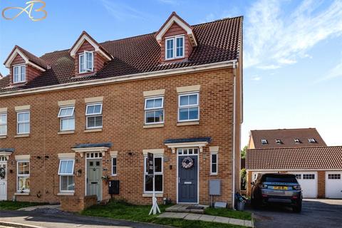 3 bedroom end of terrace house to rent, The Covert, Middlesbrough TS8