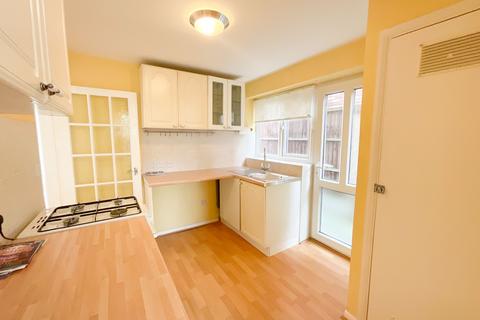 2 bedroom flat to rent, Chalkwell Park Drive, Leigh-on-Sea SS9