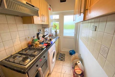 1 bedroom flat to rent, Chalford Court,  Pershore Close, Ilford