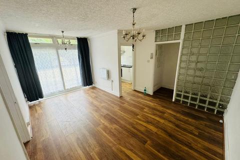 2 bedroom flat to rent, Longbridge Road, Barking