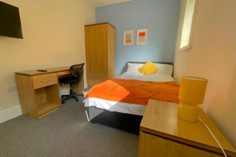 undefined, Room 4