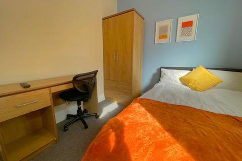 undefined, Room 4