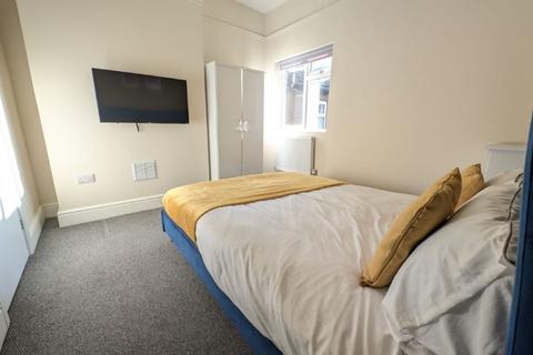undefined, Room 5