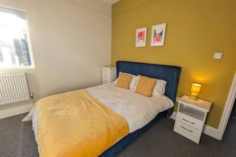 undefined, Room 5