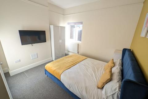 undefined, Room 5