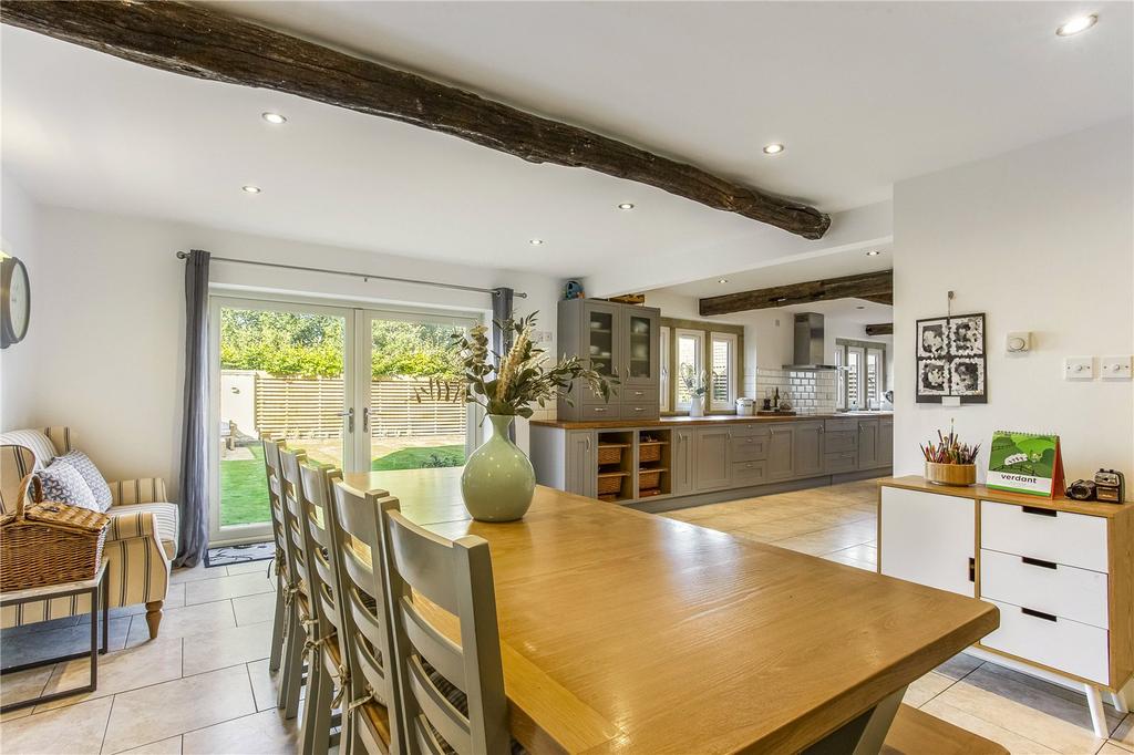 Kitchen Dining Area