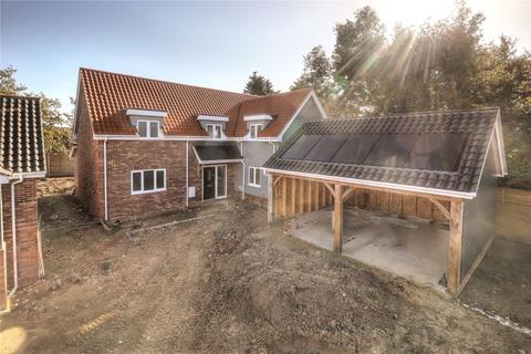 4 bedroom detached house for sale, 6 Field Mews, Frating Road, Great Bromley, Colchester, CO7