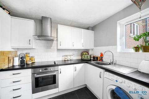 1 bedroom apartment to rent, Northiam Street, London, E9