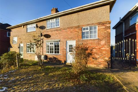 3 bedroom semi-detached house to rent, Broadway, Dunscroft, Doncaster, DN7