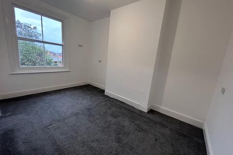 1 bedroom flat to rent, 8 Glendinning Avenue, Weymouth DT4