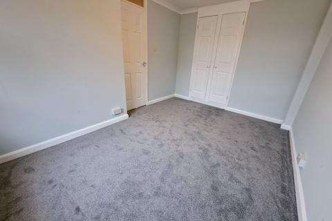 2 bedroom terraced house to rent, 19 Beaufort Walk