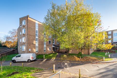 2 bedroom apartment to rent, Ambleside Gardens, Sutton SM2