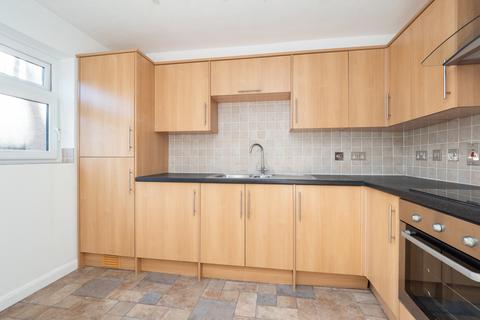 2 bedroom apartment to rent, Ambleside Gardens, Sutton SM2