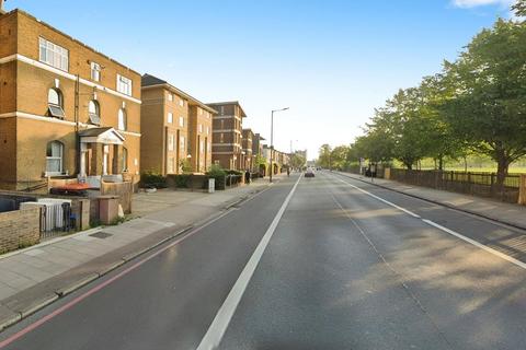 1 bedroom apartment for sale, Seven Sisters Road, London N4