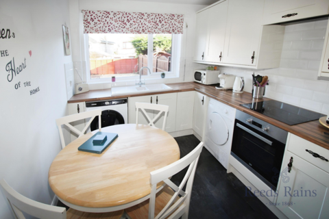 3 bedroom semi-detached house for sale, Springhead Road, Leeds LS26