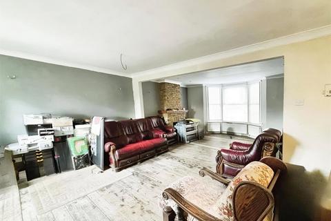 2 New Road, Eythorne, Dover, CT15 4DF