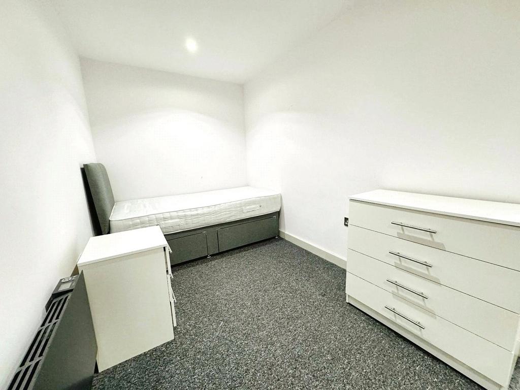 Apt 4