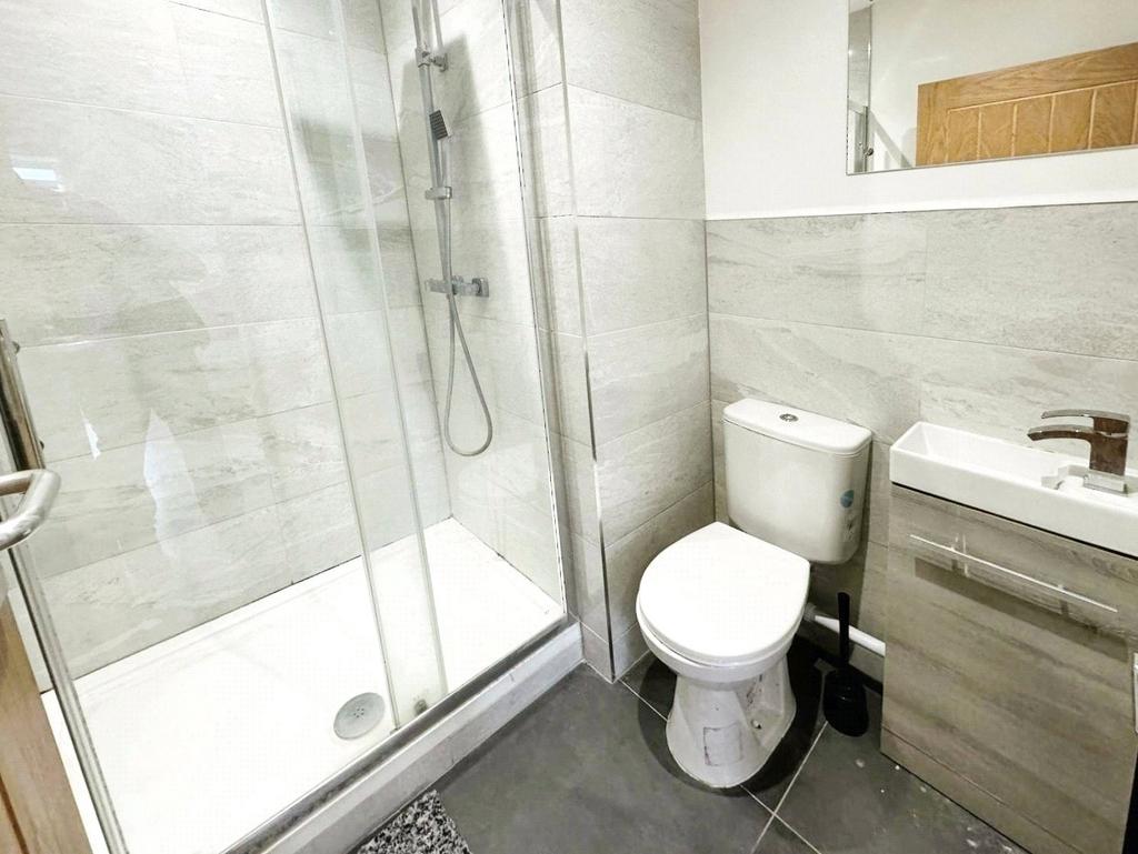 Apt 10