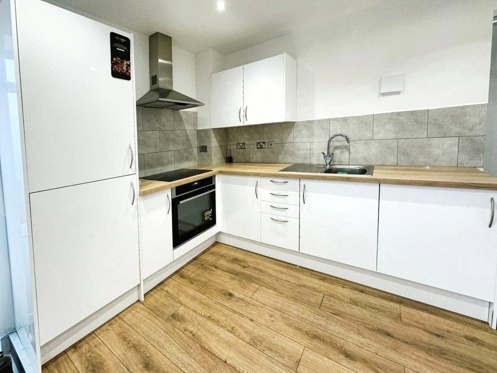 Apt 1