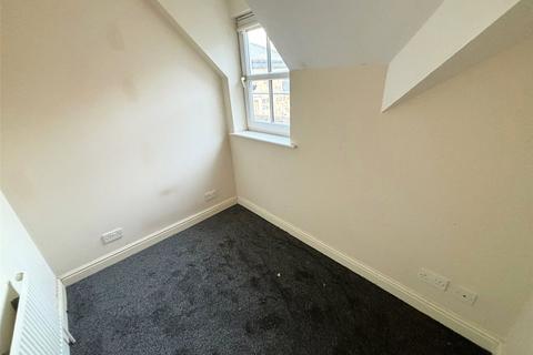 2 bedroom flat to rent, Leeds LS16