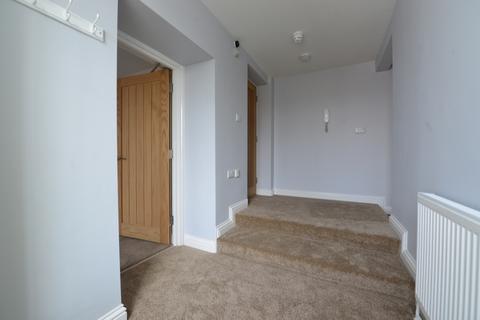 2 bedroom flat to rent, Station Road, Bristol BS37