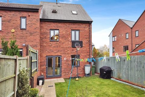 4 bedroom end of terrace house for sale, Birchfield Way, Shropshire TF3