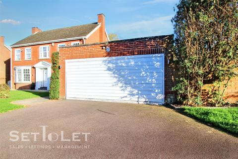 4 bedroom detached house to rent, Cranborne Gardens, Oadby