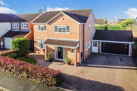 4 bedroom detached house for sale, Thornhill Drive, Nuneaton CV11