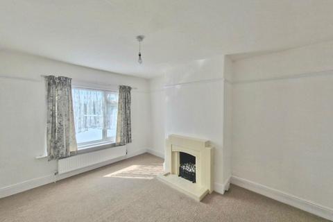 3 bedroom terraced house to rent, Main Avenue, Torquay, TQ1 4JG