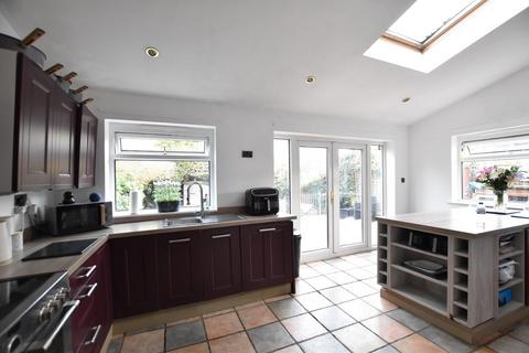 4 bedroom detached house for sale, Peacock Street, Scunthorpe, DN17 2DY