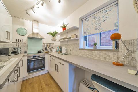 1 bedroom apartment for sale, Blakesley Avenue, London