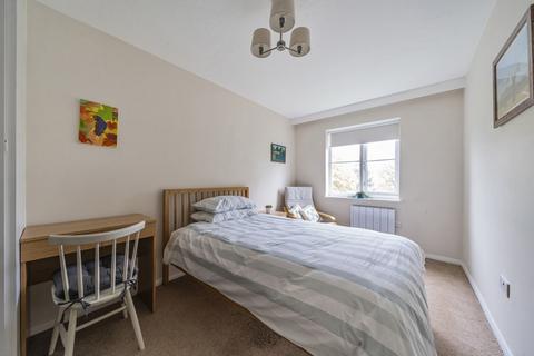 1 bedroom apartment for sale, Blakesley Avenue, London