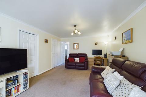 2 bedroom bungalow for sale, Meadway, Buckingham