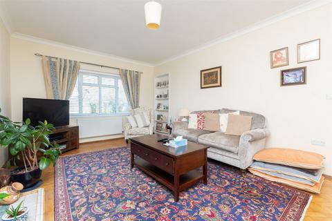 4 bedroom detached house for sale, Kingsway, Chatham, Kent