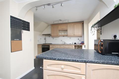 5 bedroom house to rent, Canons Close, Bath BA2