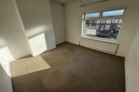 3 bedroom end of terrace house to rent, Burn Park Road, Houghton Le Spring