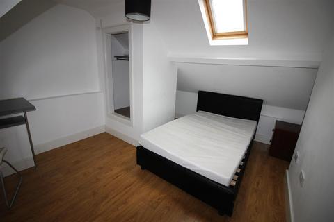 7 bedroom private hall to rent, May Street, Cardiff CF24