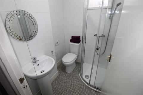 7 bedroom private hall to rent, May Street, Cardiff CF24