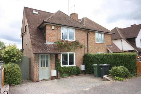 3 bedroom terraced house to rent, Raymond Crescent, Guildford GU2