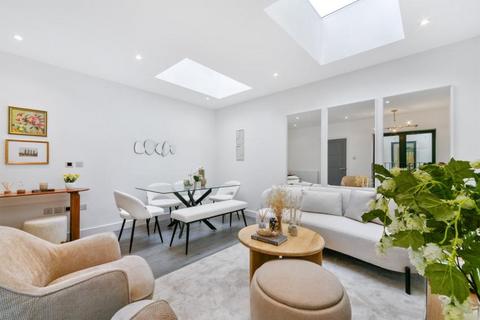 3 bedroom end of terrace house for sale, Sydenham Road, London CR0