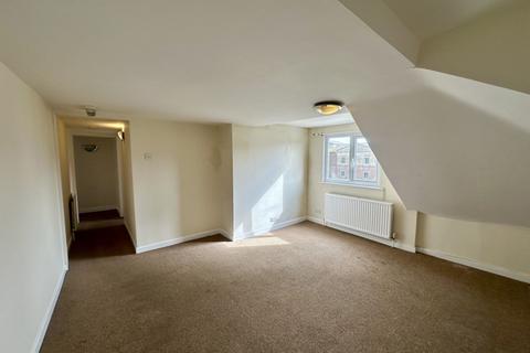 2 bedroom flat to rent, Sandgate Road, Folkestone, CT20